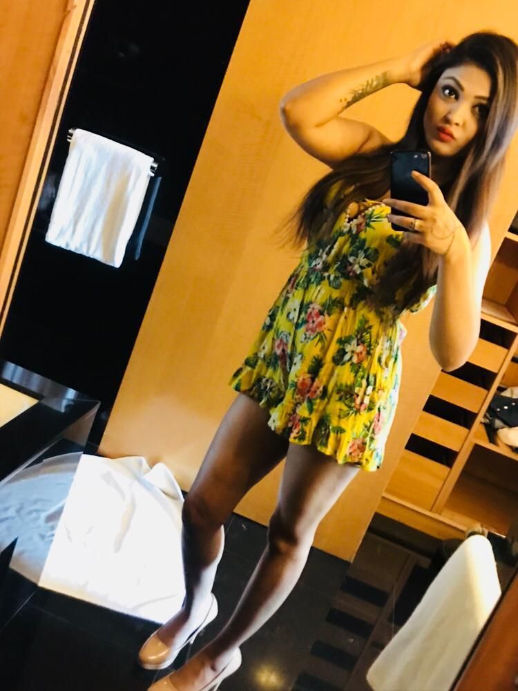 Sexy call girls in Saket 🥀9311293449🥀 top quality female escorts service in Delhi NCR